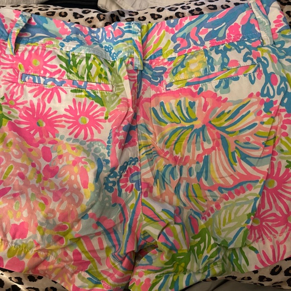 Lilly Pulitzer Shorts Women’s size 6 - Picture 3 of 3